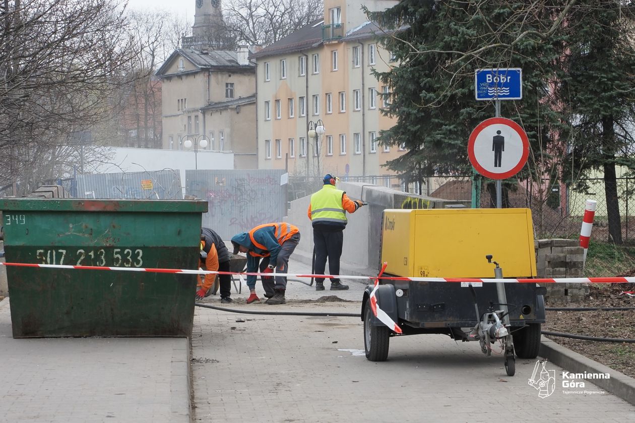 REGION, Kamienna Góra: Prace na moście trwają