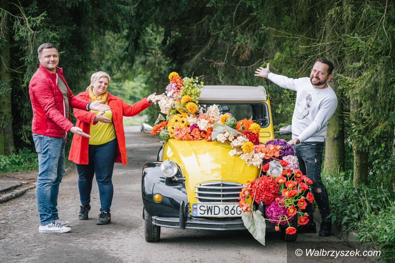 Wałbrzych: Kwietne samochody