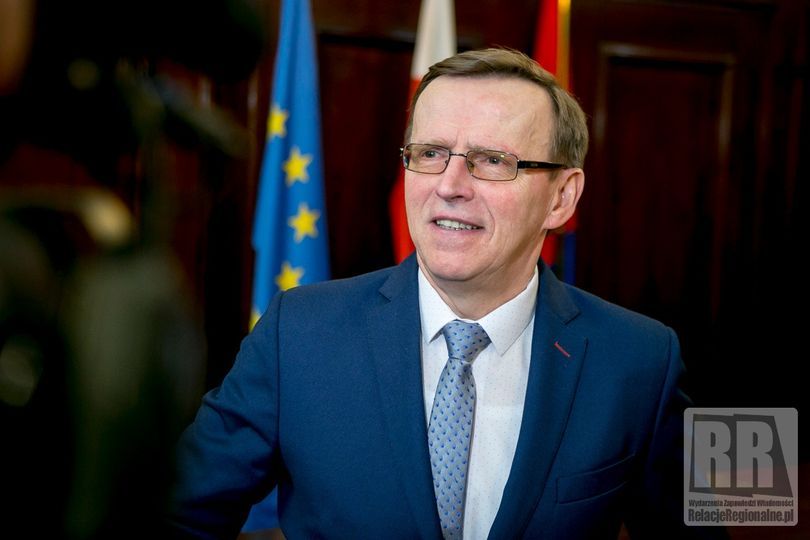 REGION, Kamienna Góra: Chodasewicz o procent przed Dybcem