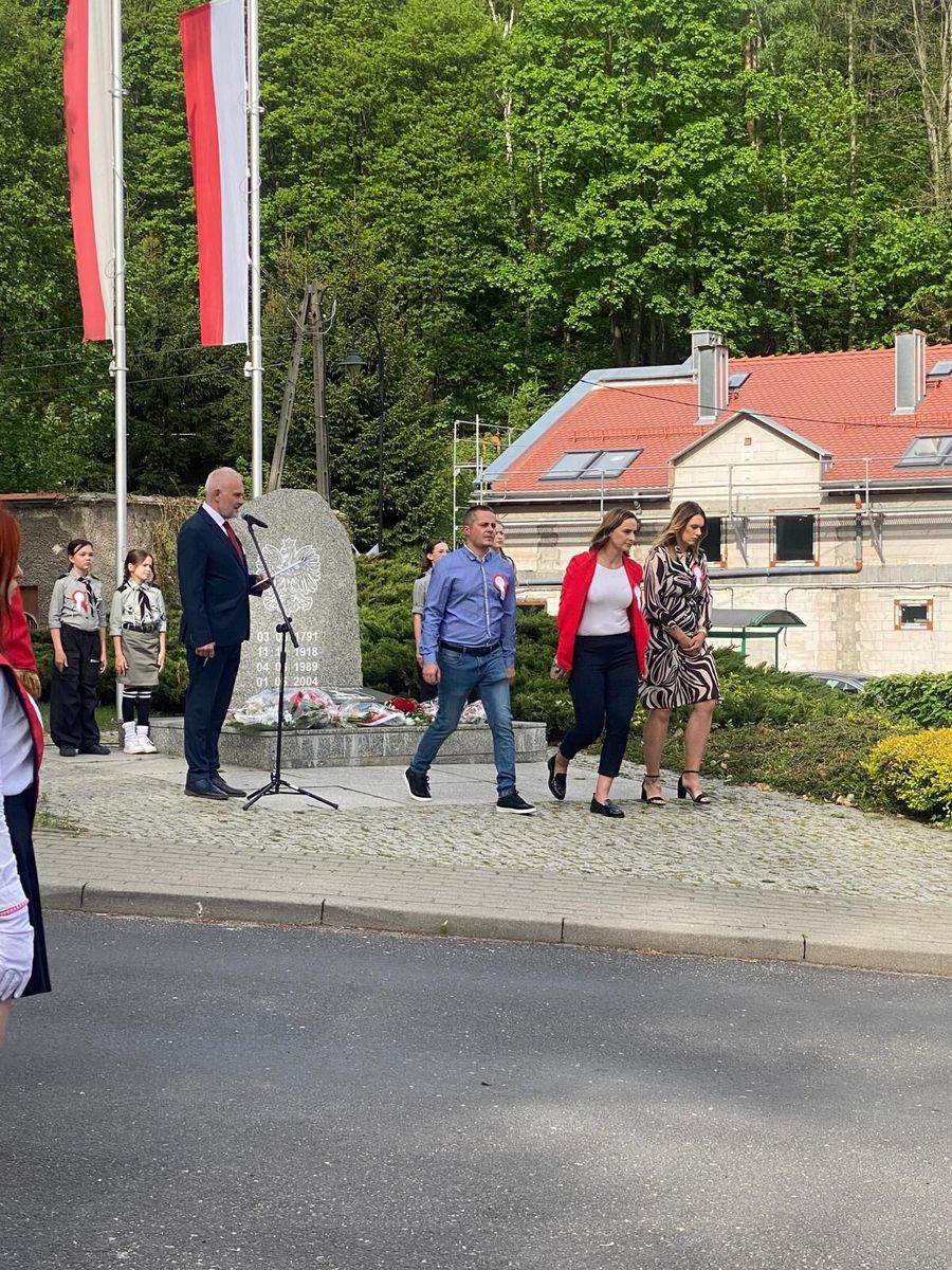 REGION, Jedlina-Zdrój: Upamiętnili rocznicę Konstytucji
