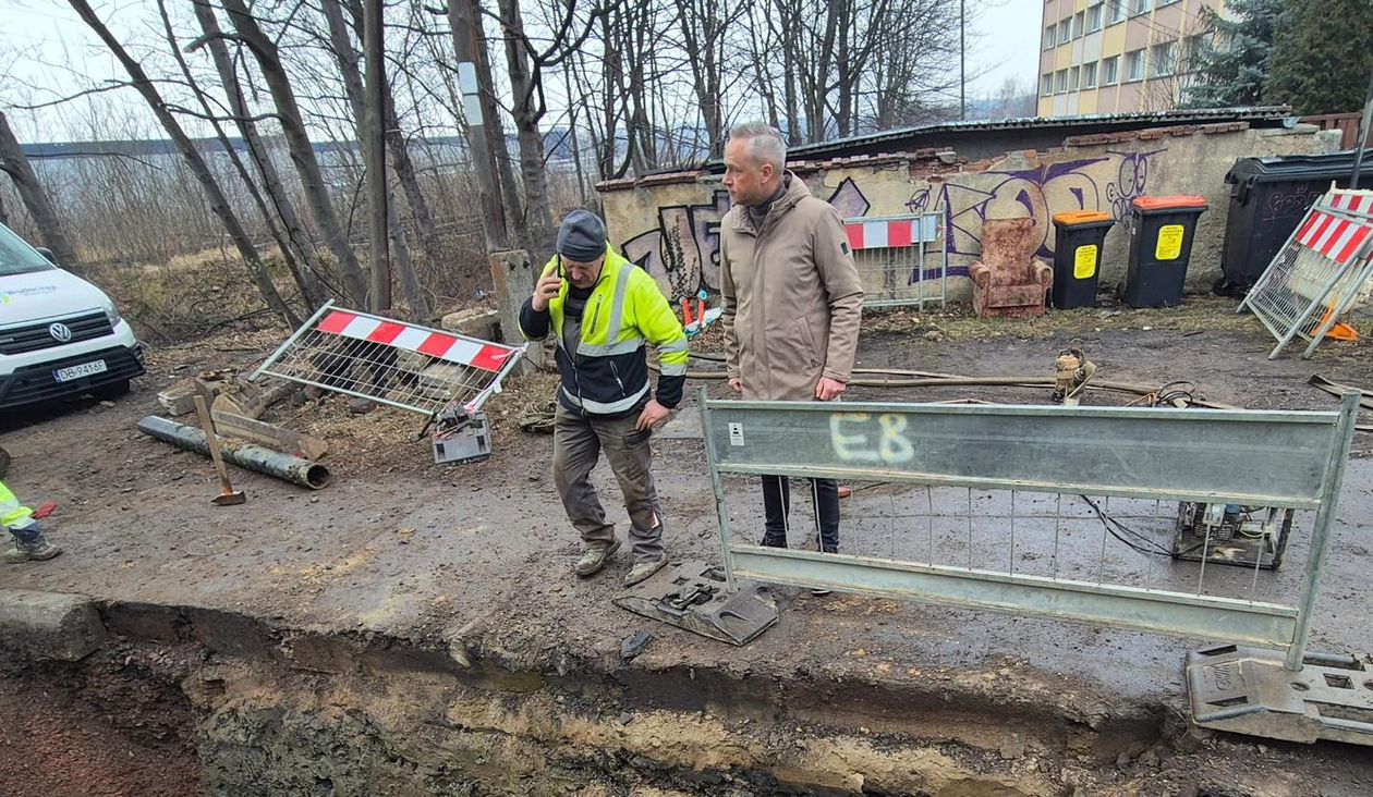 Wałbrzych: Trwają prace w różnych częściach miasta