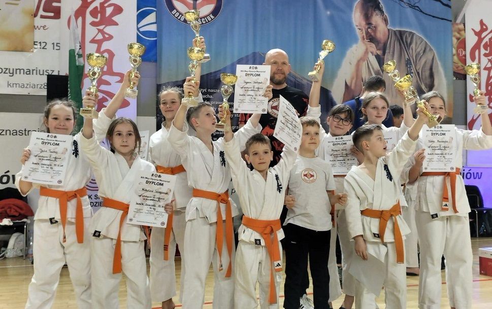 Czarny Bór: Akademia wraca z medalami