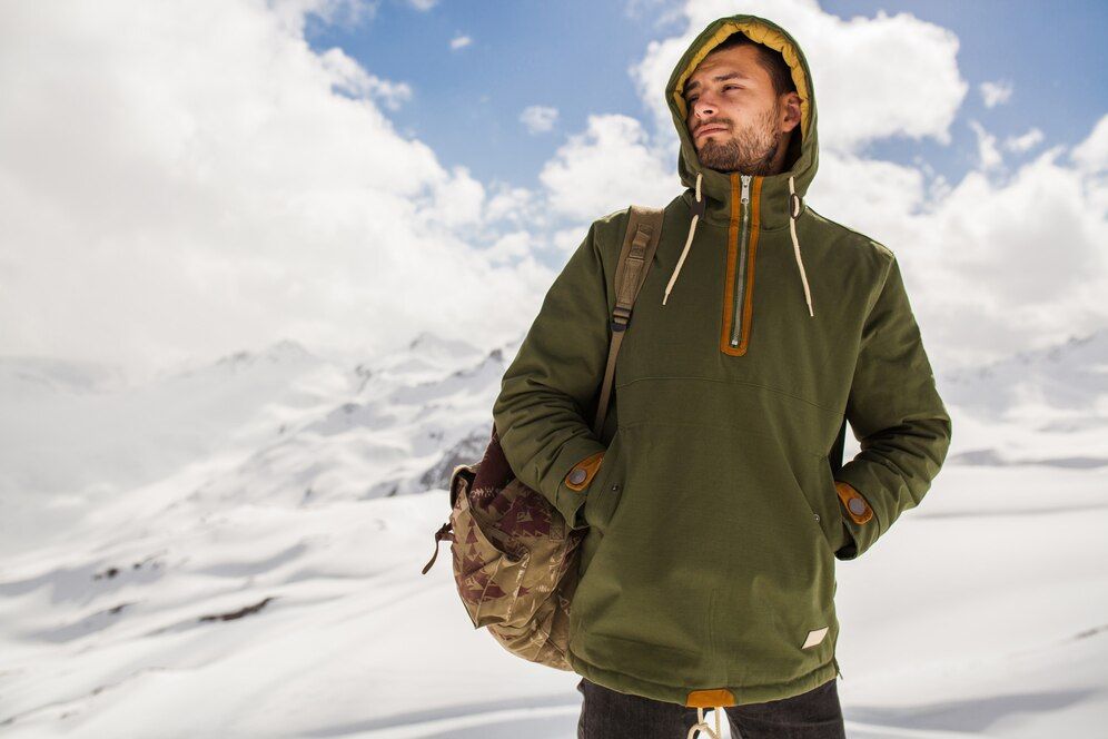 Wałbrzych/Kraj: Softshell męski na każdą pogodę – jak wybrać idealną kurtkę do outdooru?