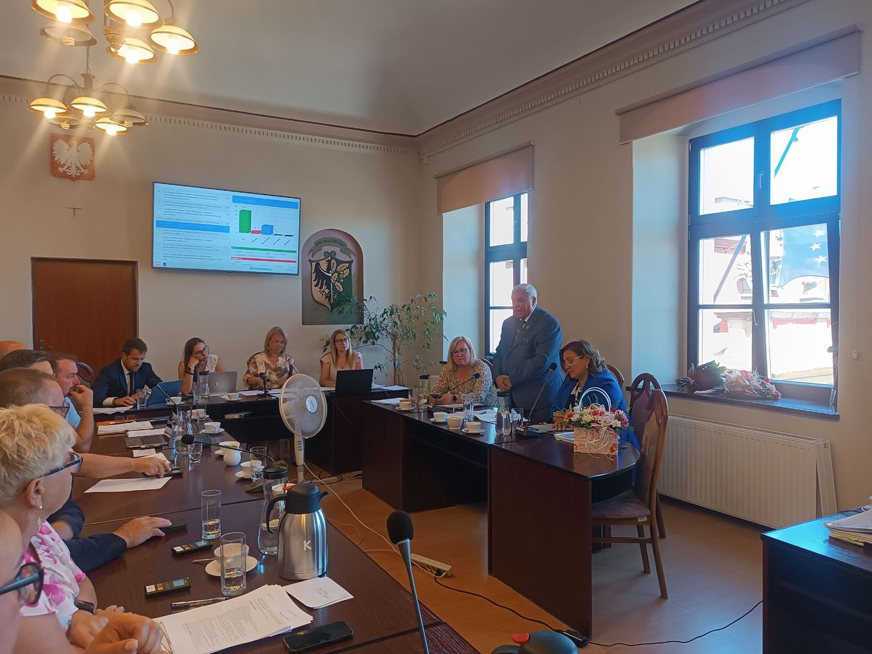 REGION, Mieroszów: Burmistrz Lipiński z absolutorium