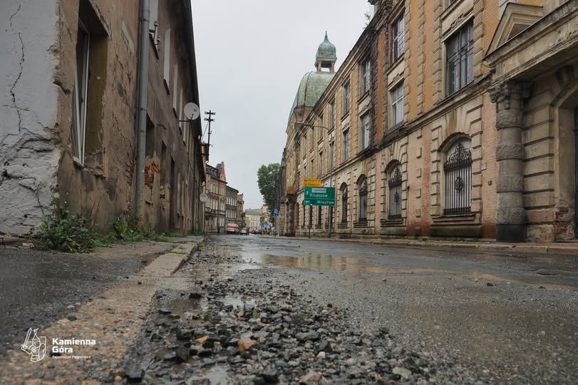 REGION, Kamienna Góra: Remont Waryńskiego