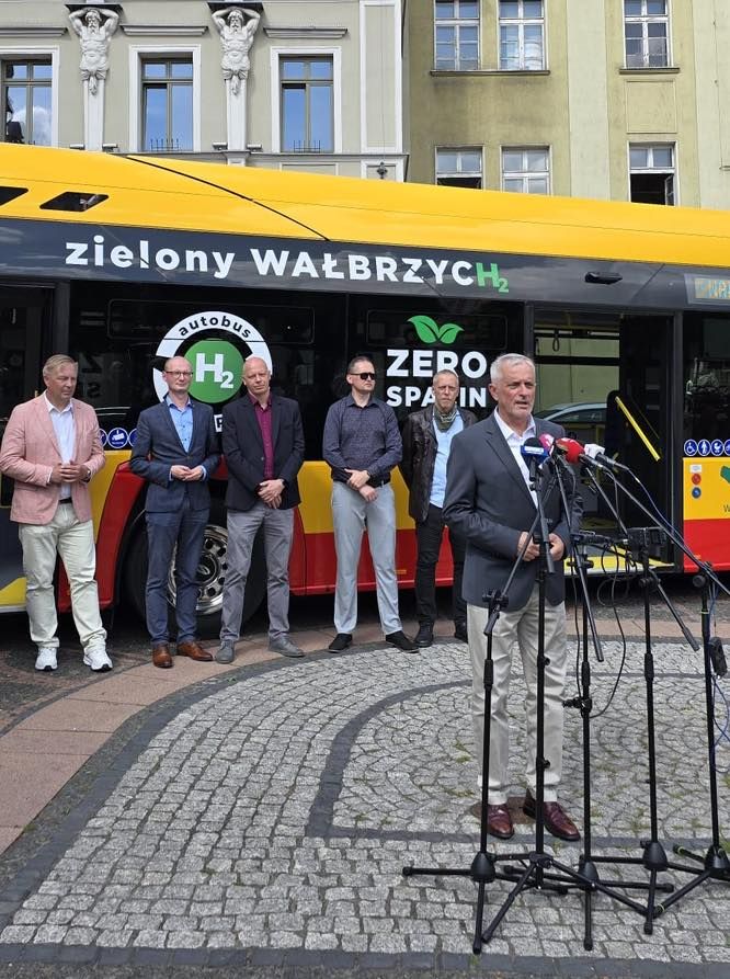 Wałbrzych: Wałbrzych z nowoczesną flotą