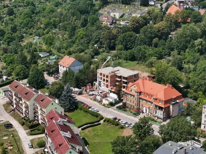 Wałbrzych: Budują na Porcelanowej