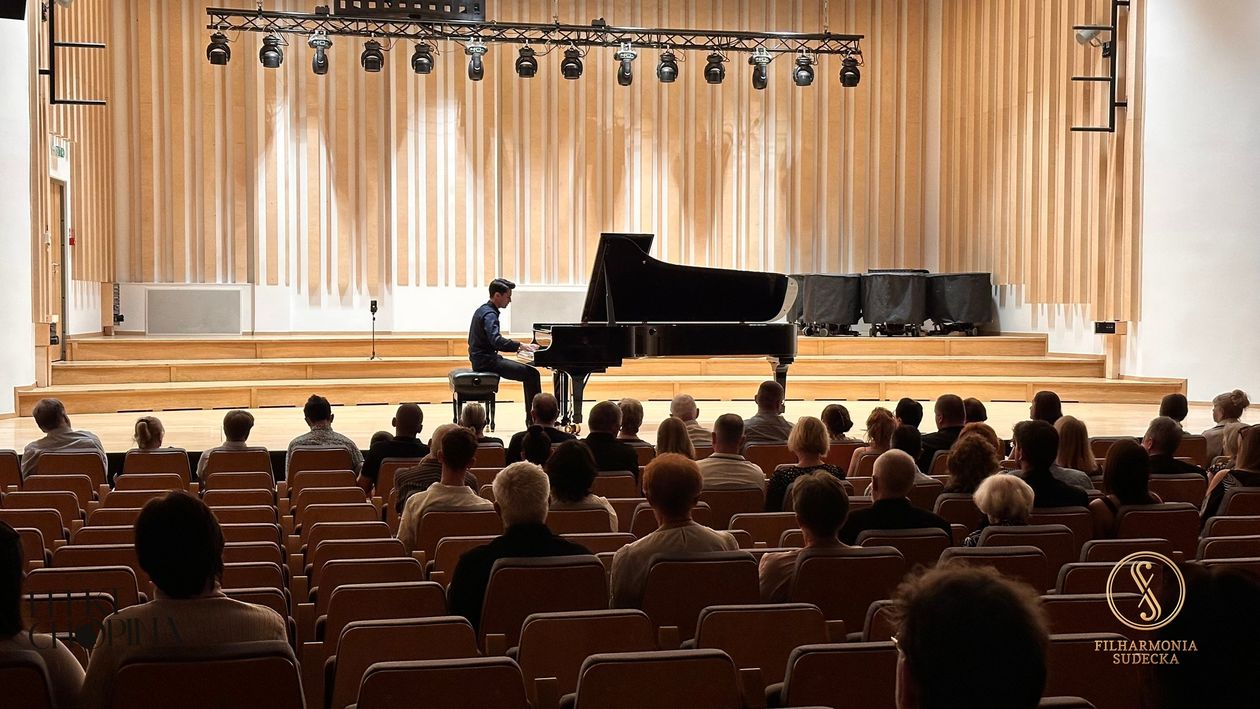 Wałbrzych: Recital Michała Basisty
