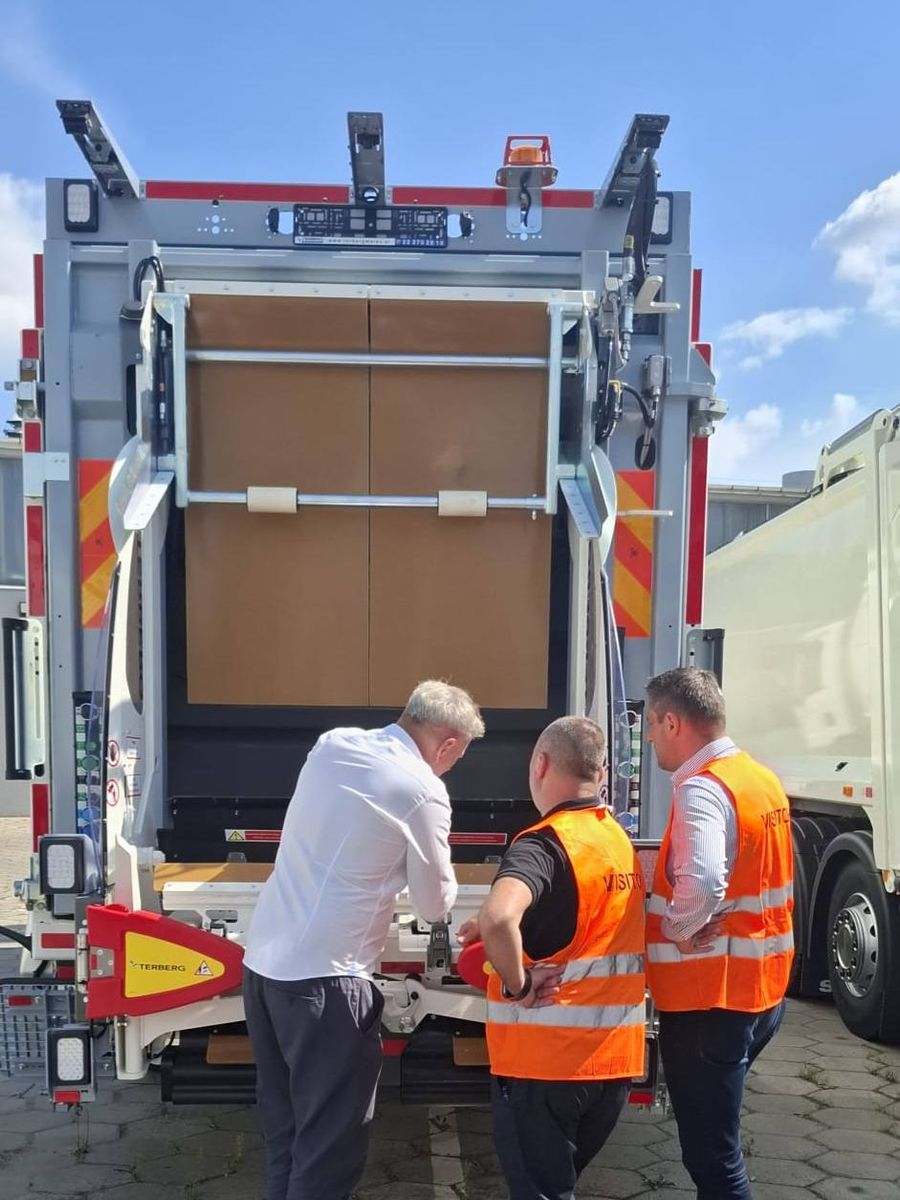 Wałbrzych: Nowe śmieciarki w Wałbrzychu