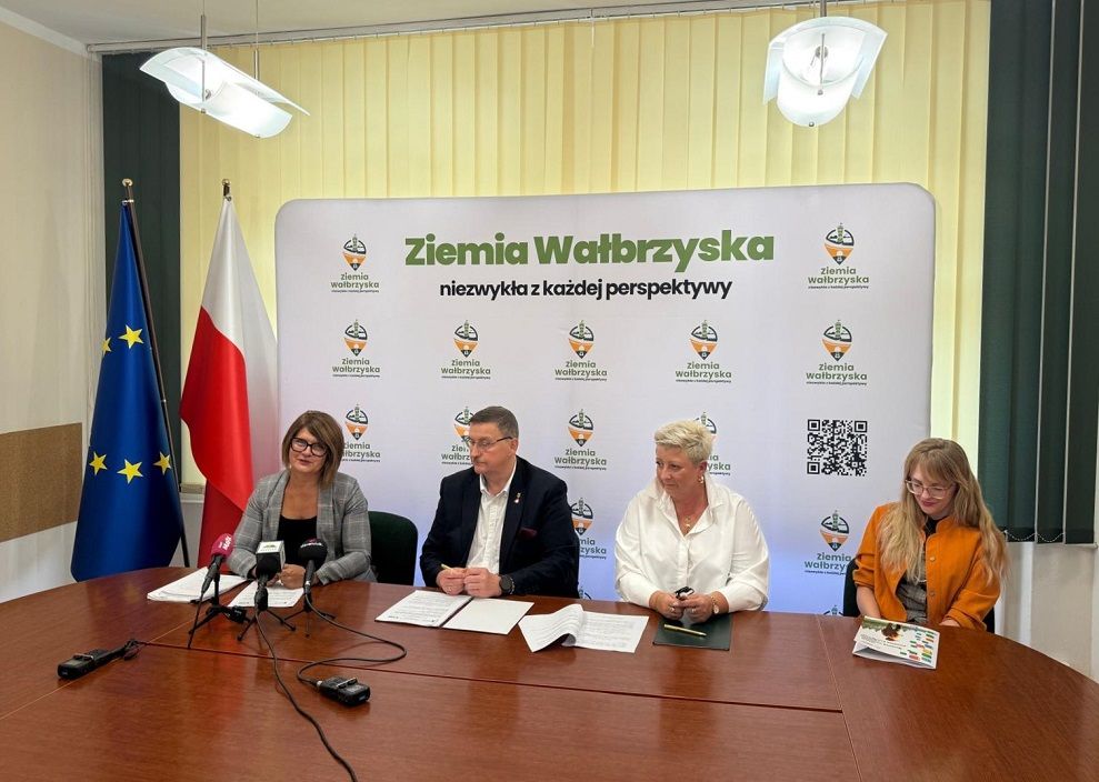 powiat wałbrzyski: "Równi choć różni"