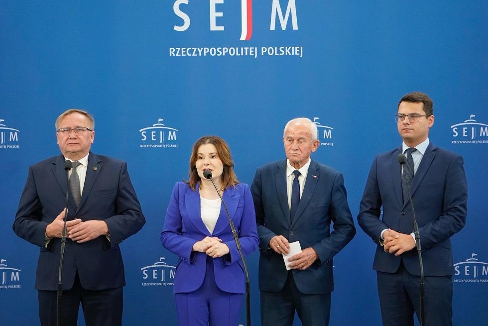 Wałbrzych/Kraj: PiS sprzeciwia się likwidacji oddziałów PKP PLK