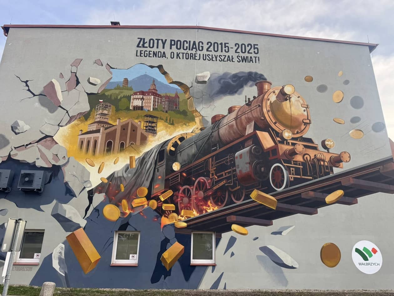 Wałbrzych: "Złoty Pociąg" zdobi Sobięcin