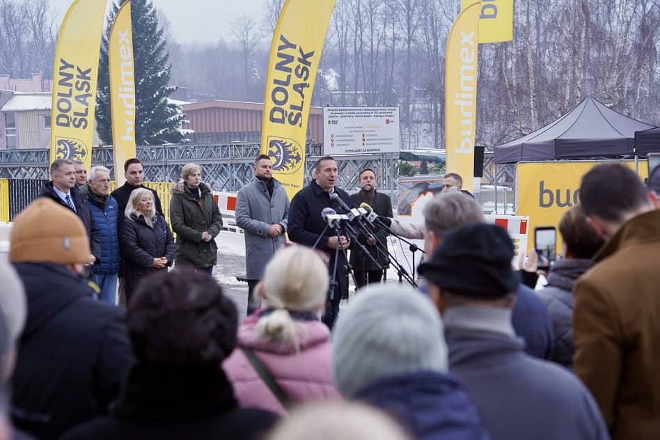 REGION: Nowy most w rekordowym tempie