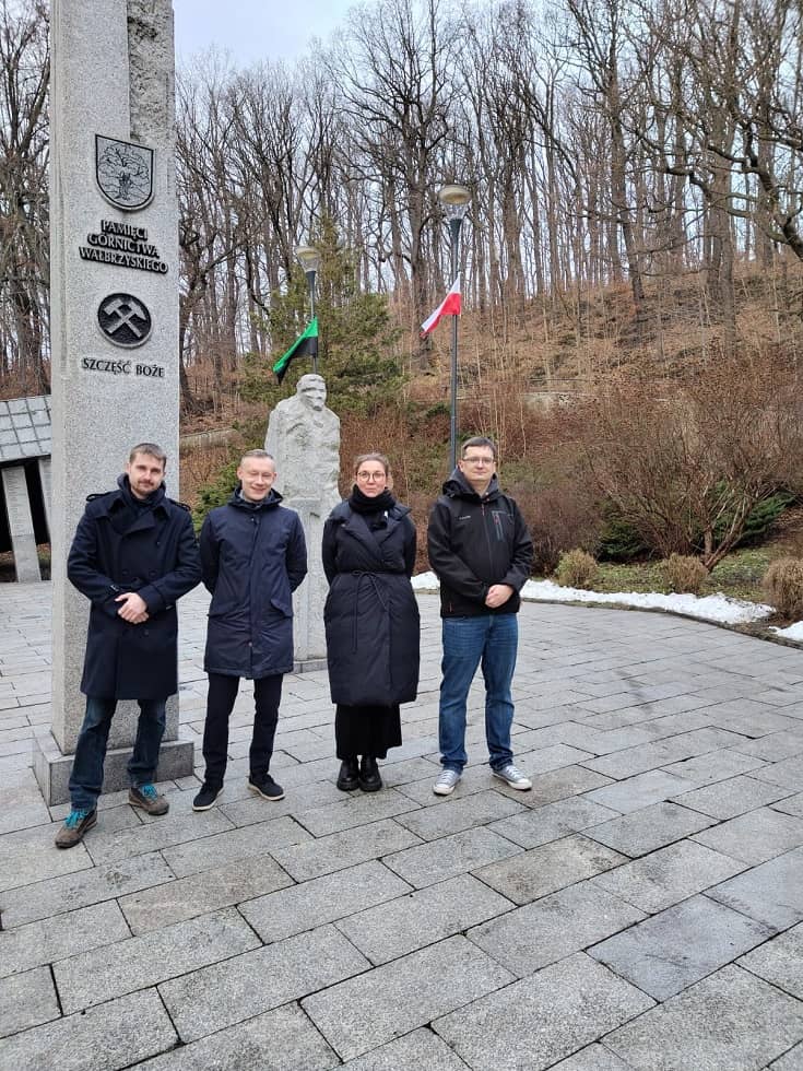 Wałbrzych/Kraj: Partia Razem przestrzega przed systemem ETS2