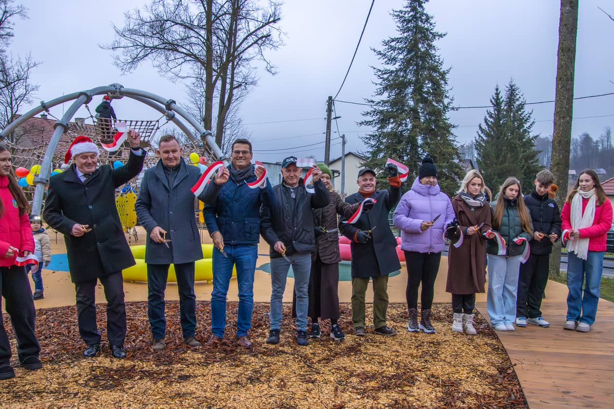 REGION, Czarny Bór: Skwer Olimpijczyków otwarty na nowo