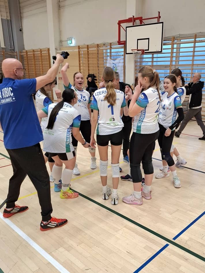 Wałbrzych: MKS wygrywa