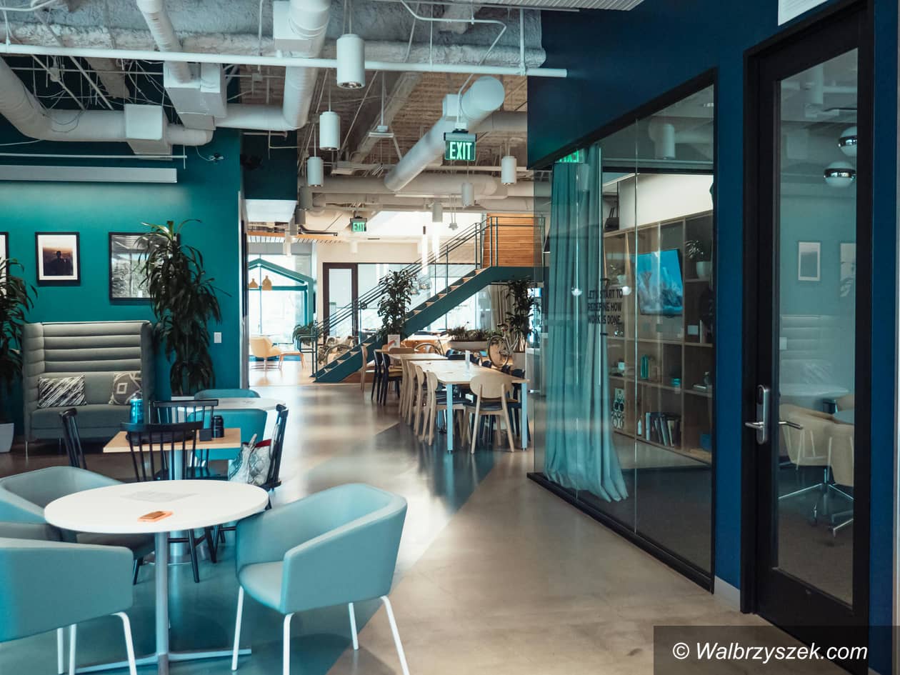 Polska: Meble biurowe a ergonomia pracy – co naprawdę ma znaczenie?