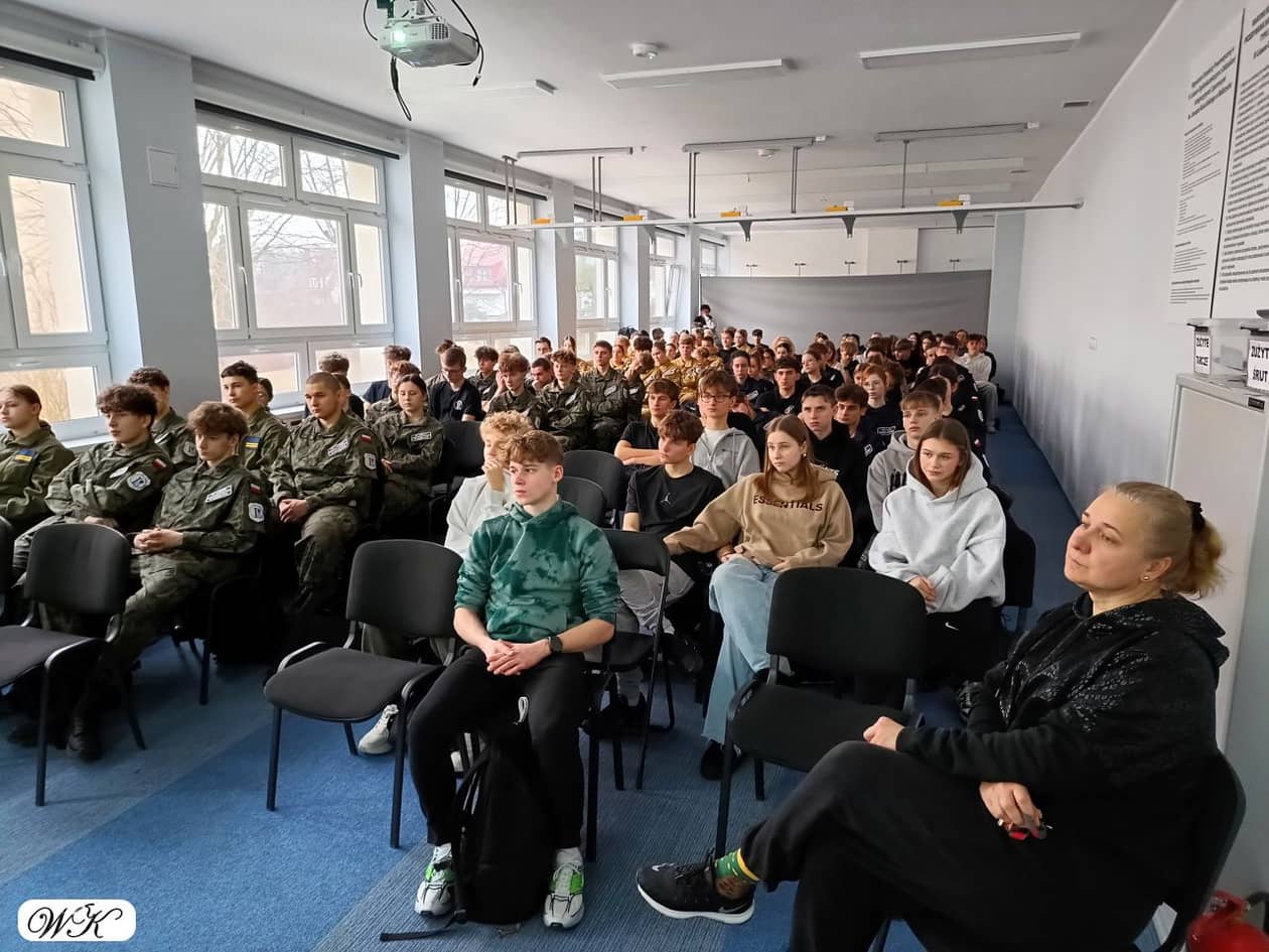 Wałbrzych: Lekcja Żywej Historii w IV LO