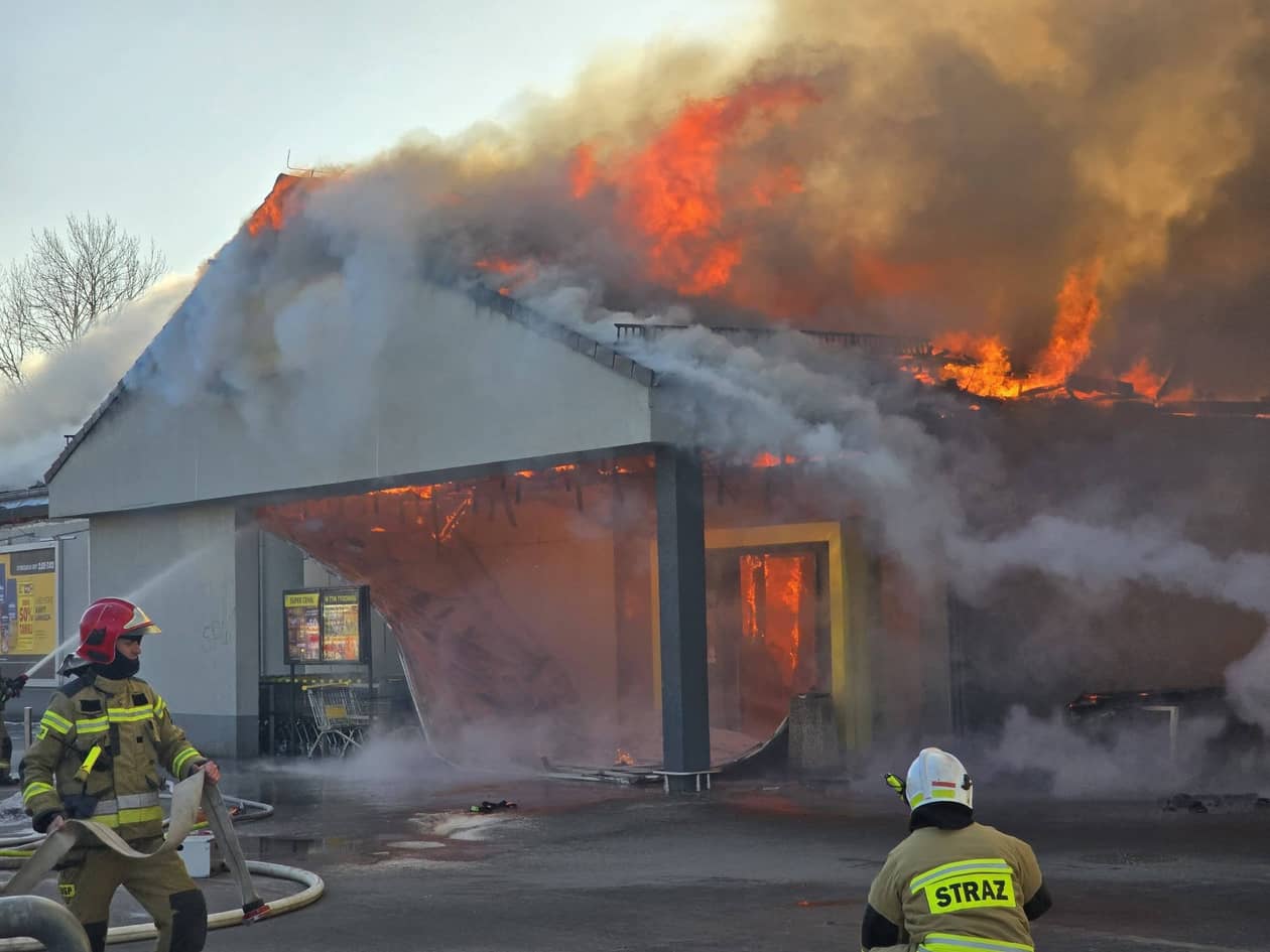 Dolny Śląsk: Olbrzymi pożar jednego z dyskontów spożywczych