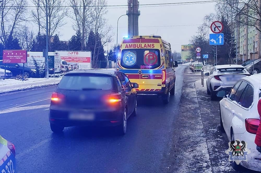 Wałbrzych: Wtargnął na jezdnię wprost pod auto