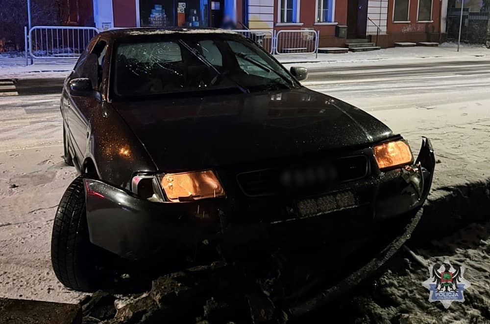 Wałbrzych: "Przestawił" murek na Niepodległości