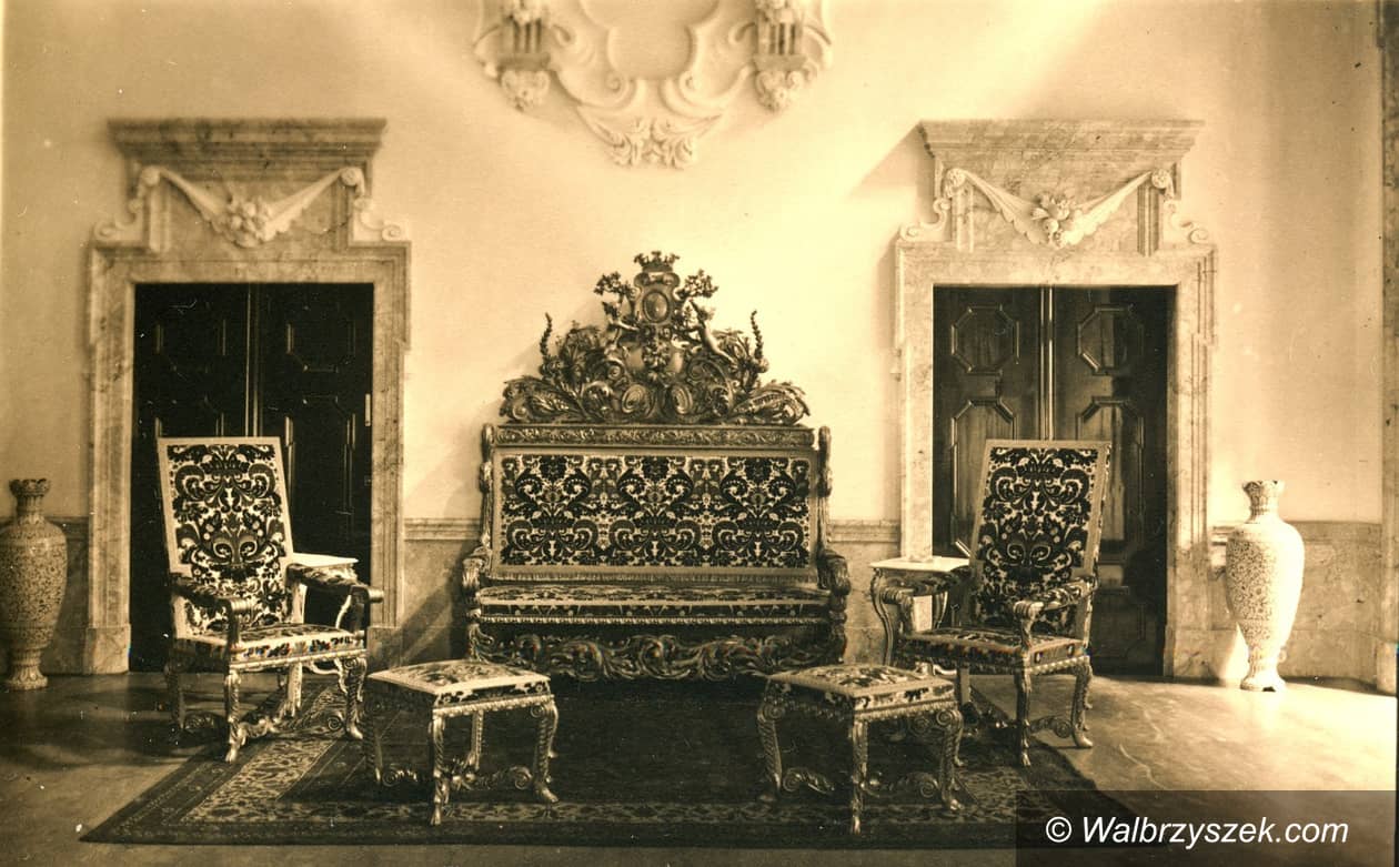 Wałbrzych: Relikt hrabiowskiej sofy w Książu