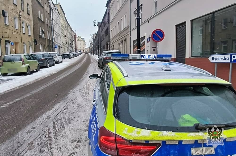 Wałbrzych: Dziesięciolatka potrącona na przejściu