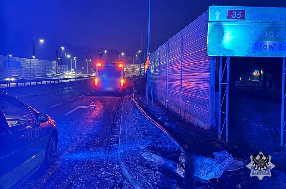 Wałbrzych: Autobusem prosto w latarnię