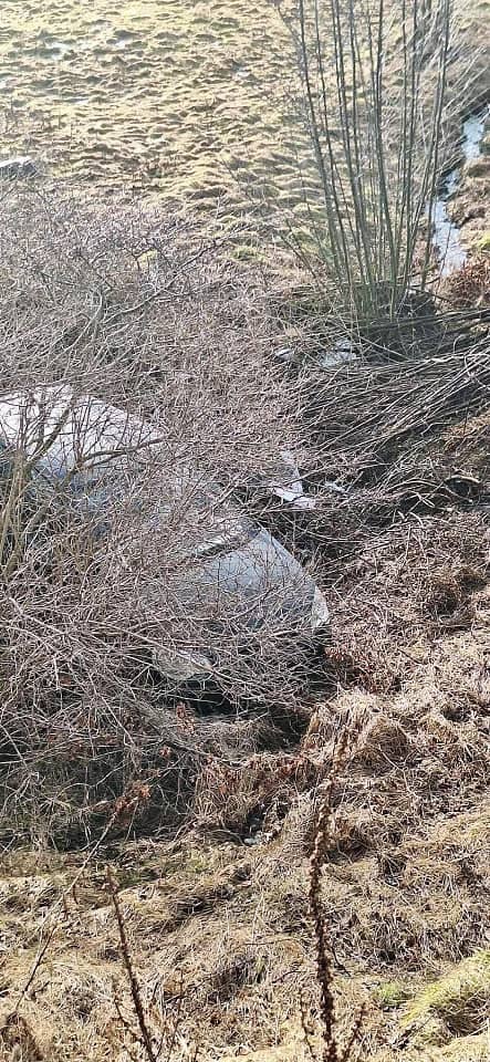 Dolny Śląsk: Wypadek na torach. Osobówka wjechała pod pociąg!