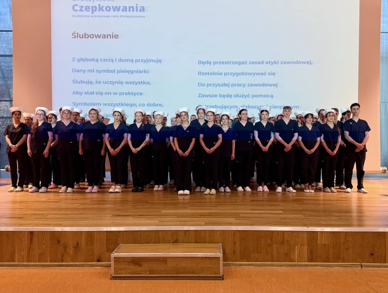Wałbrzych: Przyszłe pielęgniarki po czepkowaniu