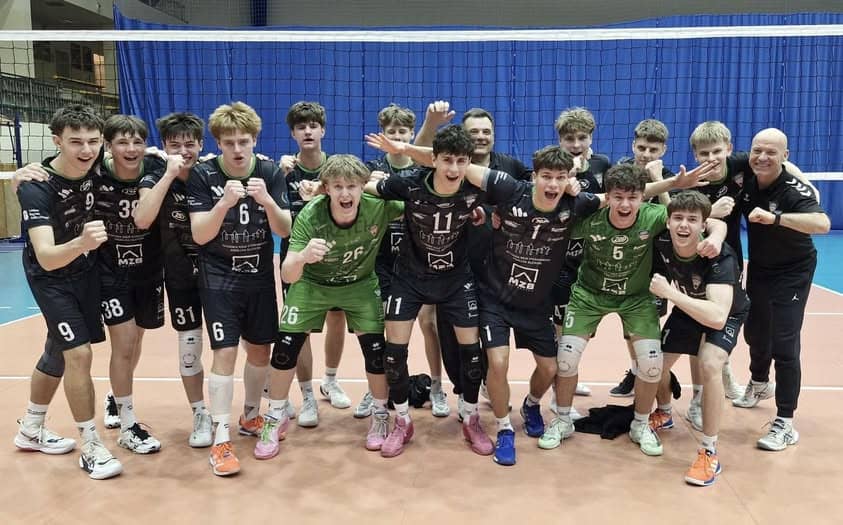 Wałbrzych/Kraj: Świetne otwarcie KPS–u