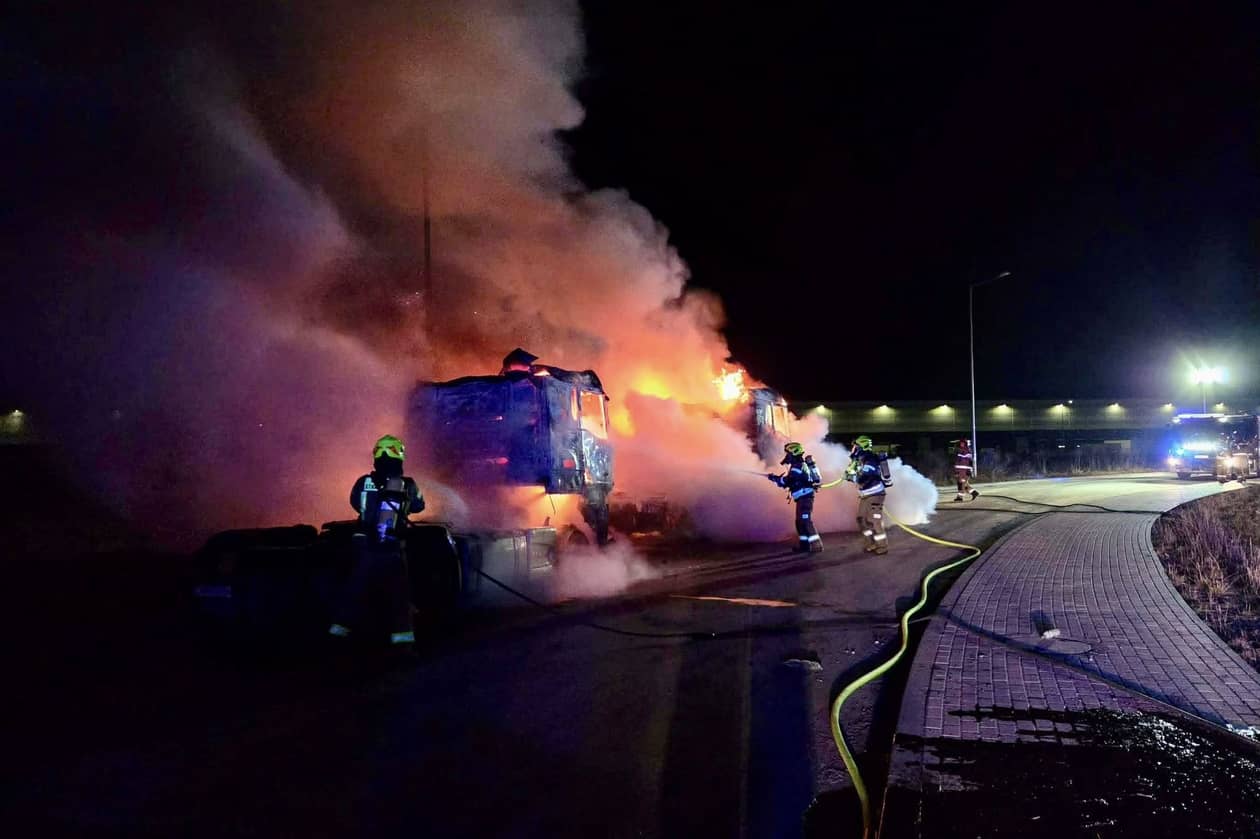 Dolny Śląsk: Spłonęły ciągniki siodłowe