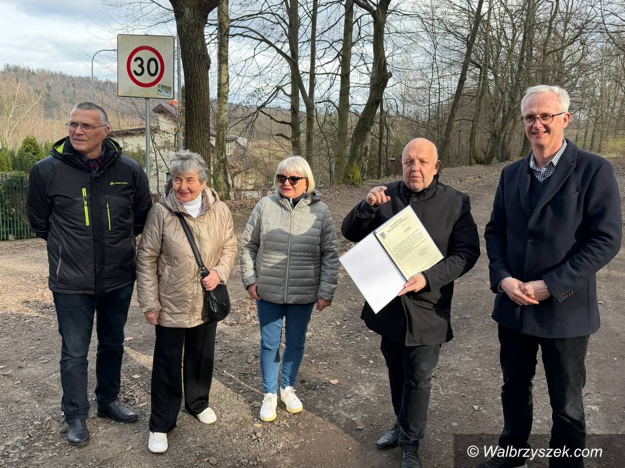 Wałbrzych: Już nie grzęzną w błocie!