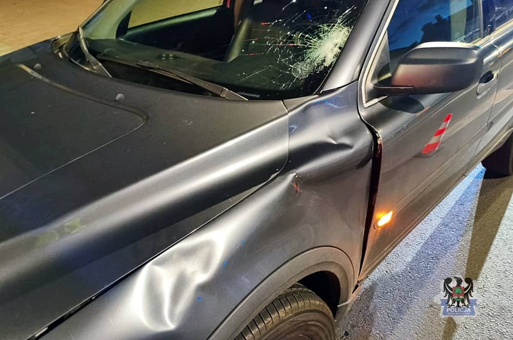 Wałbrzych: Nastolatek wbiegł wprost pod auto