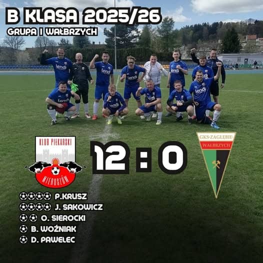 REGION: Czołowa trójka bez strat