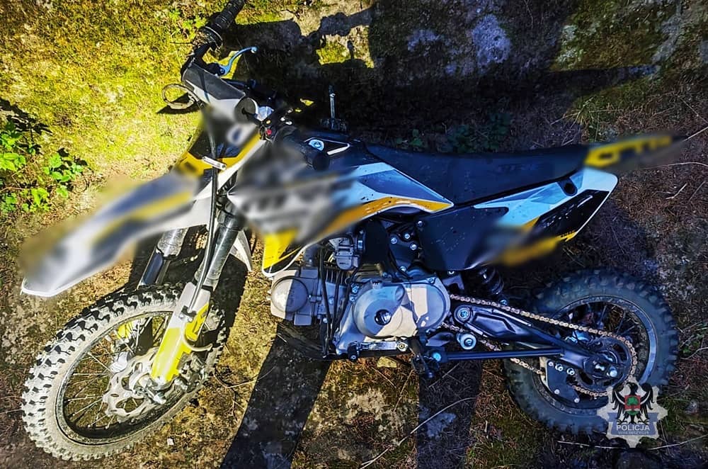 REGION, Dziećmorowice: Pijana motocyklistka wjechała do rzeki