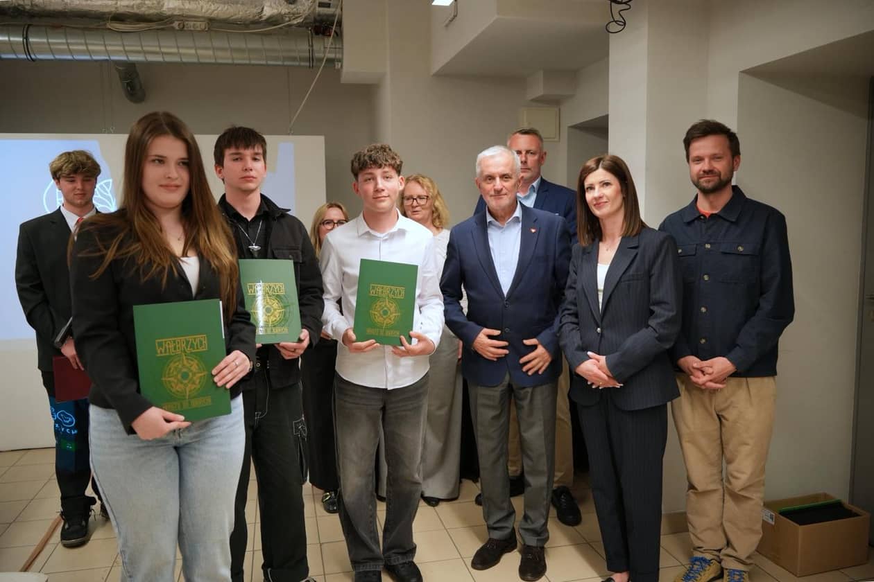 Wałbrzych: Młodzież tworzyła plakaty