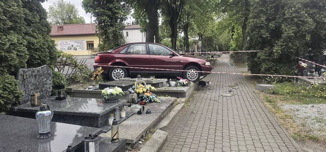 Dolny Śląsk: Samochodem uszkodził nagrobki