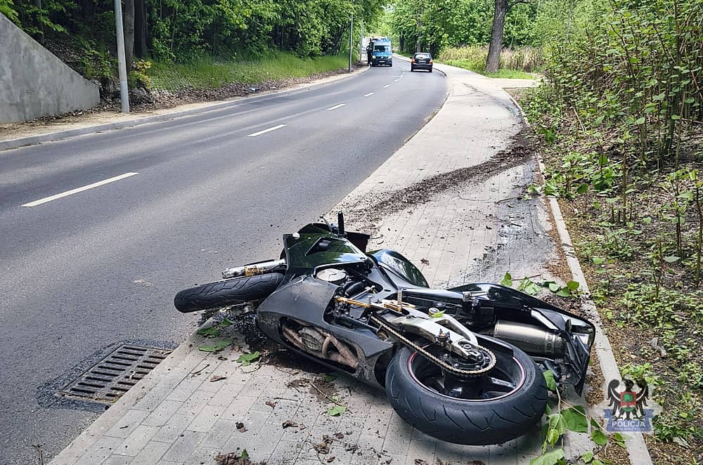 Wałbrzych: Upadek motocyklisty na Moniuszki