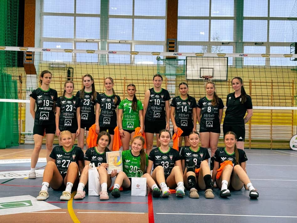 REGION: Juniorki młodsze grały w Głogowie