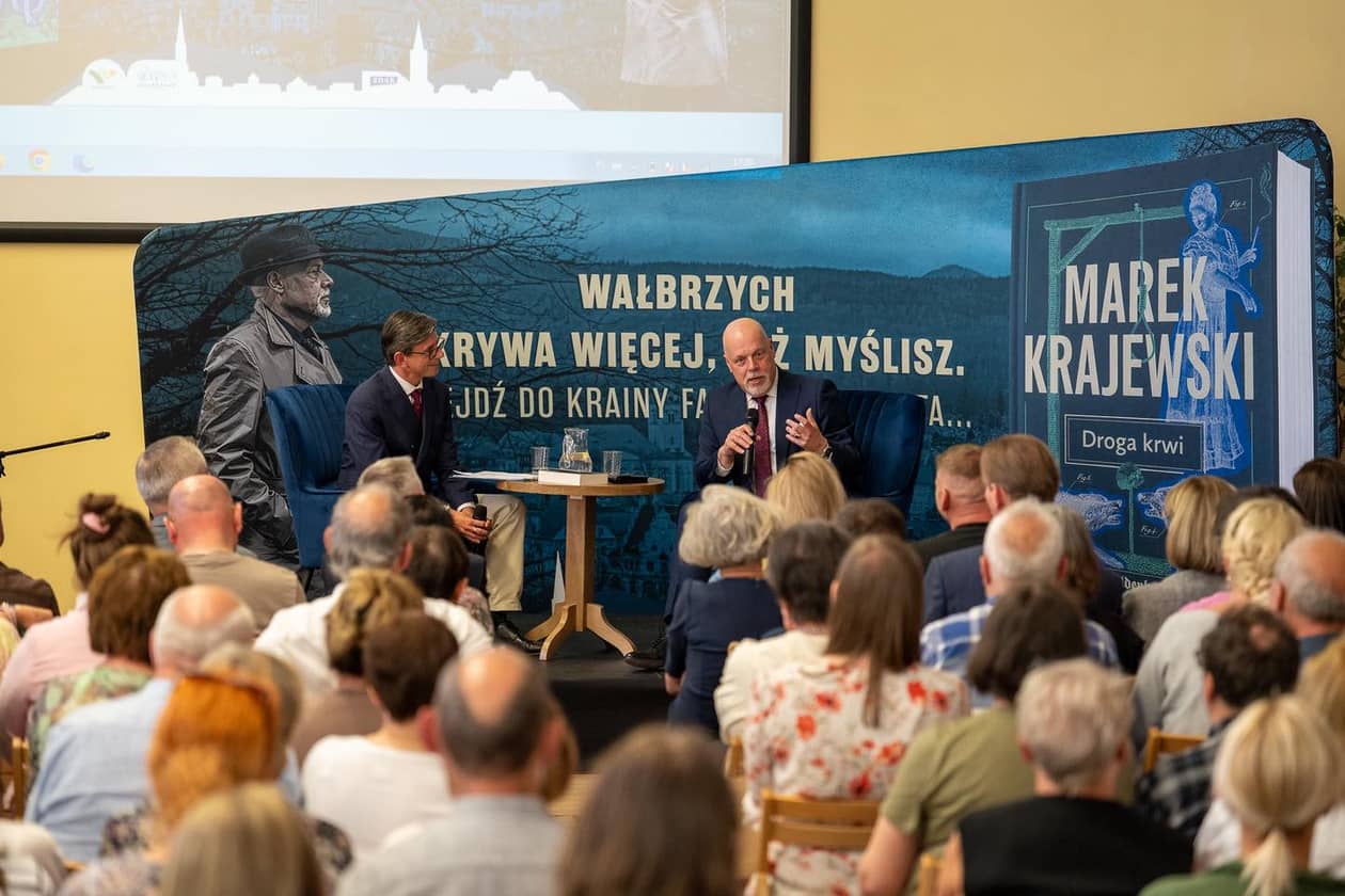 Wałbrzych: Tłumy na spotkaniu z Markiem Krajewskim