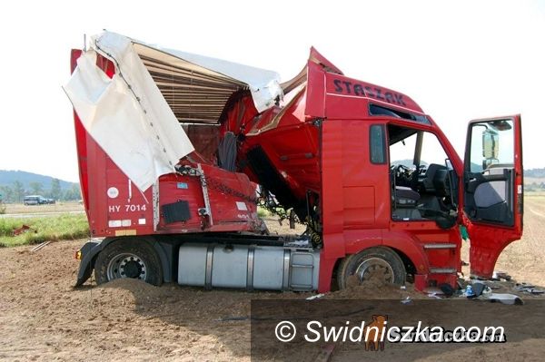 REGION, Dobromierz: Dwa tiry zderzyły się w Dobromierzu
