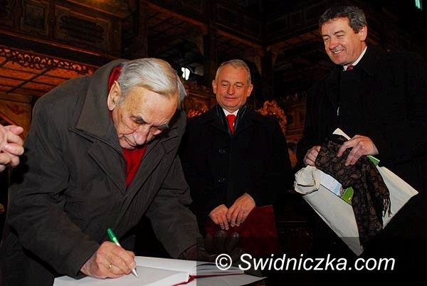 Świdnica: Tadeusz Mazowiecki w Kościele Pokoju