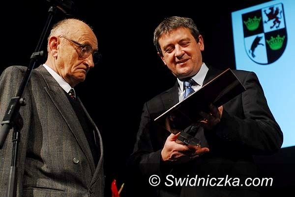 Świdnica: Nagrody kulturalne prezydenta dla Bożeny Pytel i Radosława Skowrona