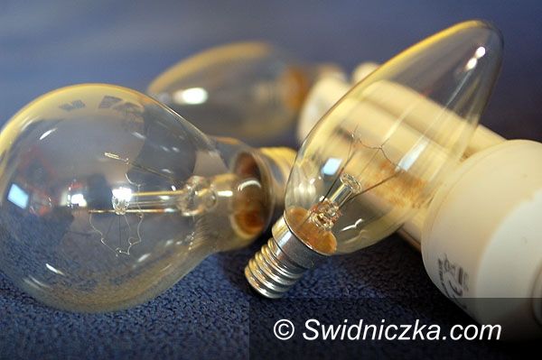 Świdnica: Zaśpiewali o...żarówce