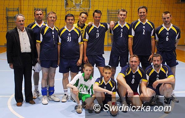 Region: Niespodzianki przy siatce