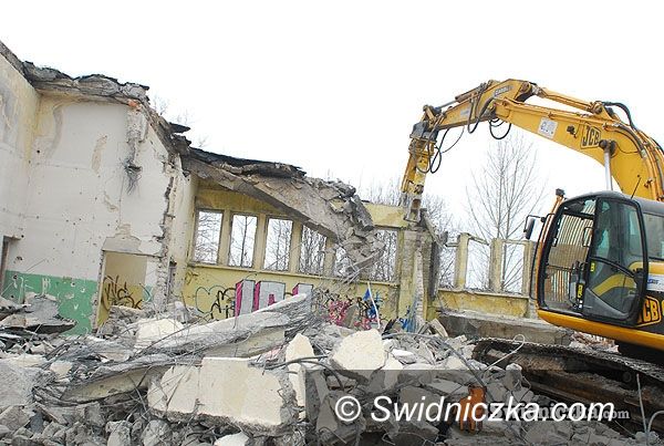 Świdnica: Koniec z ruinami Renifera. Będzie supermarket