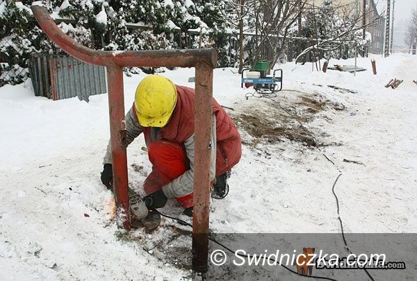 Świdnica: Wiata w prokuraturze. Służby miejskie przegrywają z zimą?