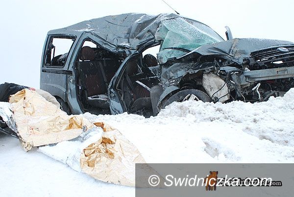 powiat Świdnica: Na krajowej "piątce" zginął pasażer