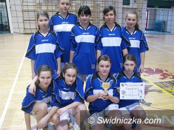 Świdnica: Jedynka wygrała w siatkę